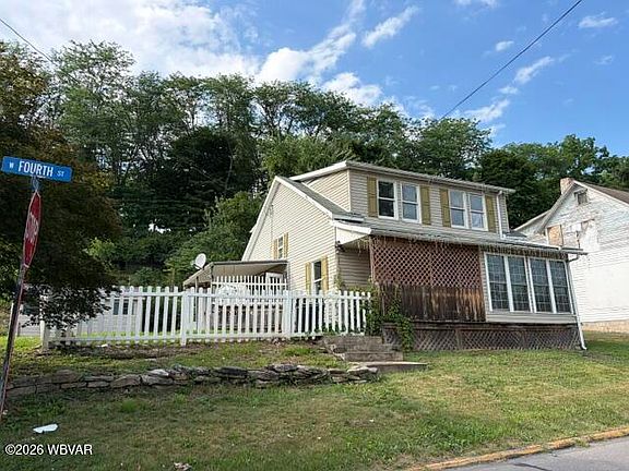 2nd image of 1045 W 4th St
