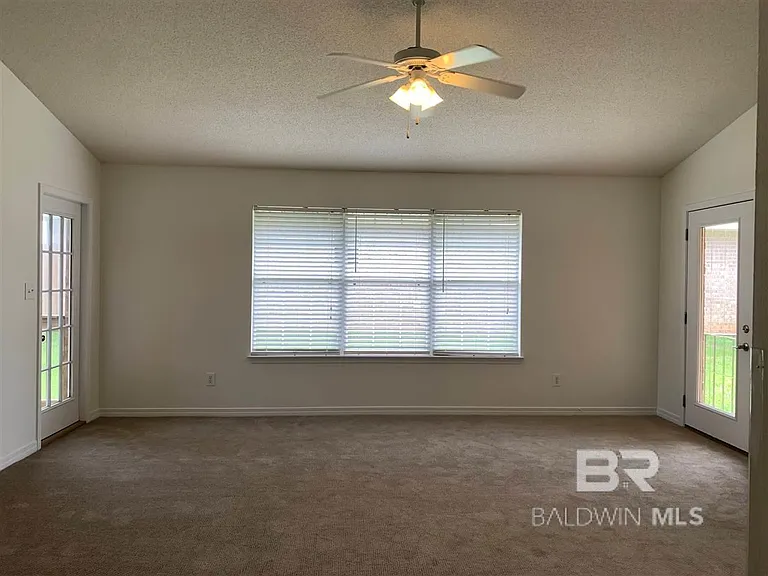 16215 Mansion St — Photo 32