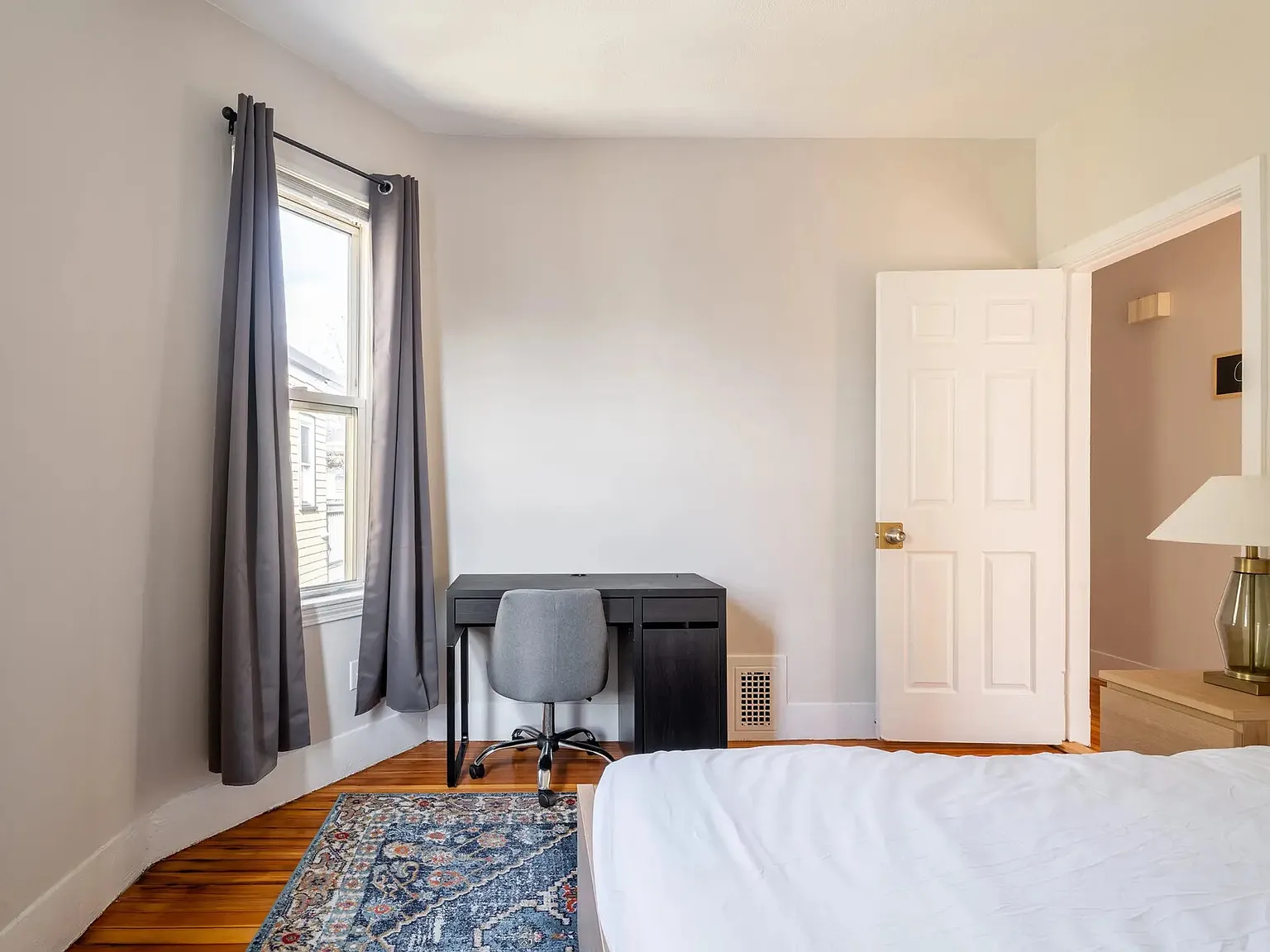 3 bed, 9999 sqft, $3,000 — Photo 4