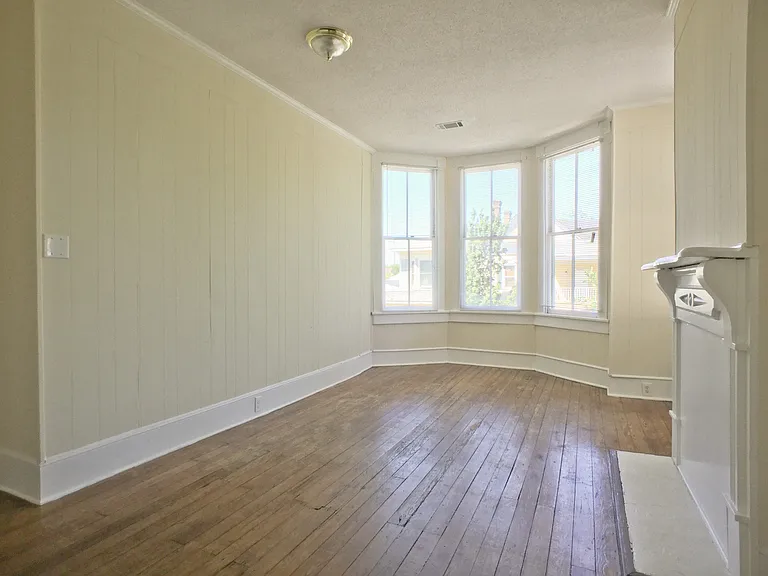 407 E Park Ave — Photo 3