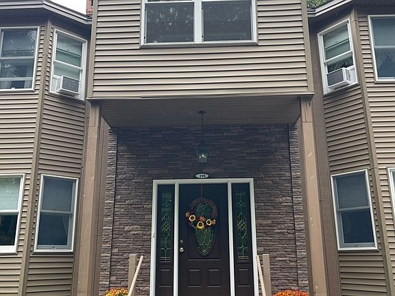 3rd image of 198 S Royalston Rd