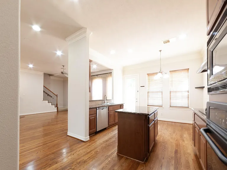 3206 Holly Thicket Dr — Photo 12