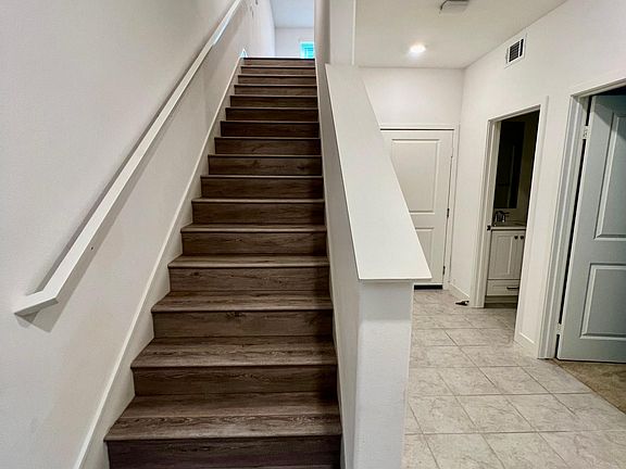 3rd image of 1517 Saint Simon Cir #B