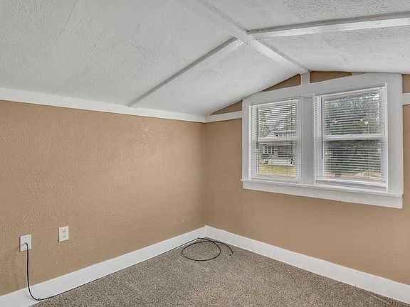 5th image of 8925 Tudor Ave