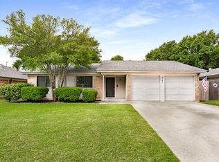 745 NW Douglas St, Burleson, TX 76028
