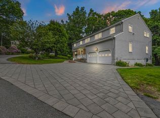 15 Independence Dr, Woburn, MA 01801