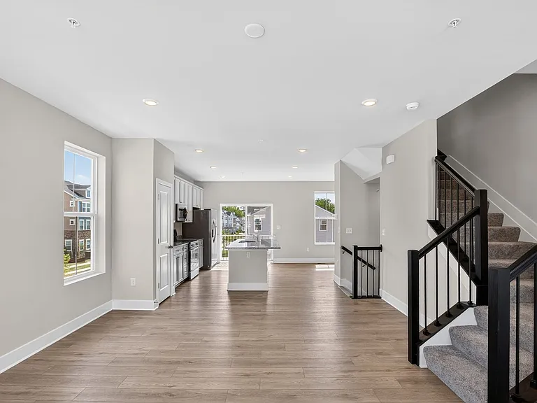 5527 Aberdeen Pl — Photo 2