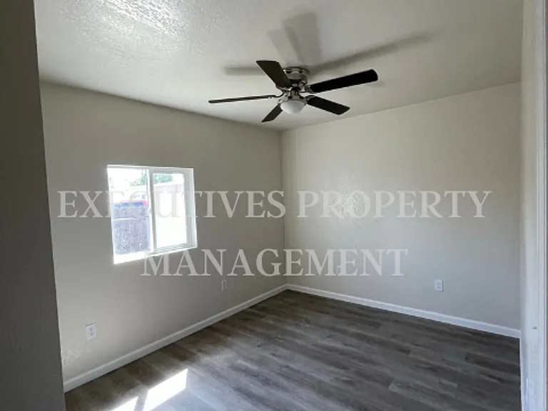 1690 E Stretch Rd — Photo 10
