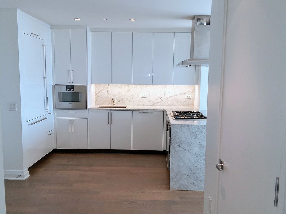 1st image of 460 W 42nd St APT 55G