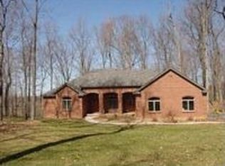 5828 Vines Rd, Howell, MI 48843