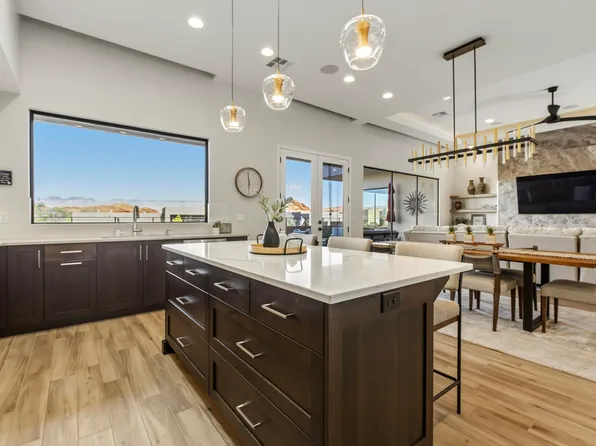 3289 S Drifting Dunes Ln, Hurricane, UT 84737