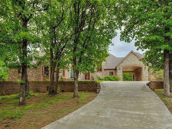 3rd image of 3625 Winding Lake Cir