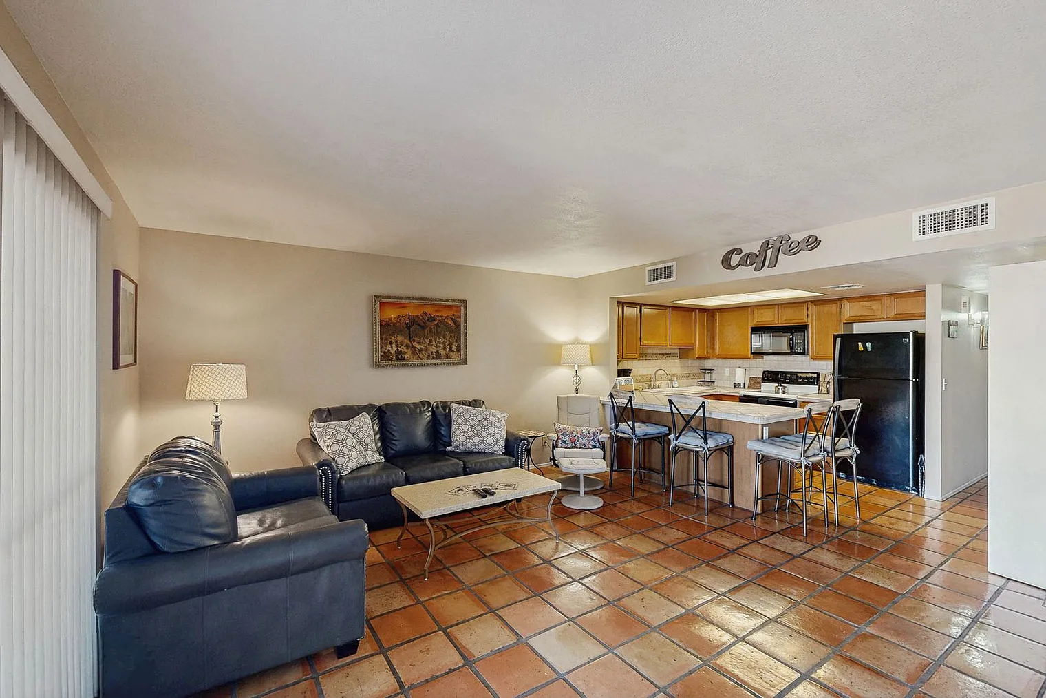 3 bed, 2.0 bath, 1582 sqft, $3,903 — Photo 2