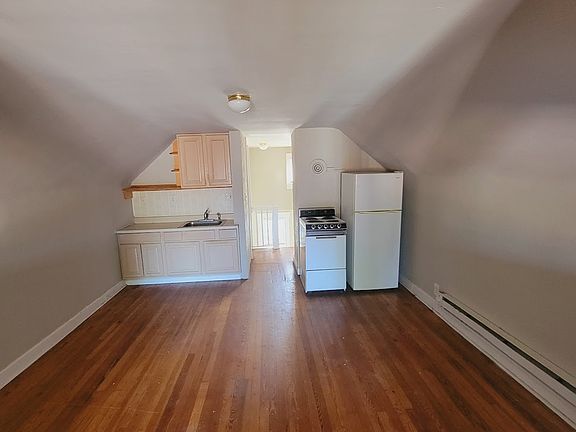 4th image of 1415 W 110th St #3