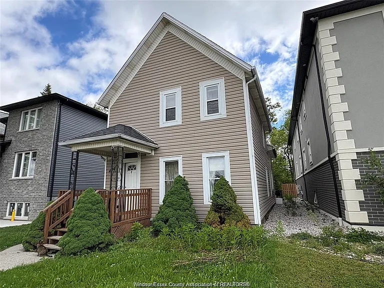 454 Crawford Ave — Photo 3
