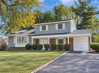 35 Patton Dr, Somerset, NJ 08873