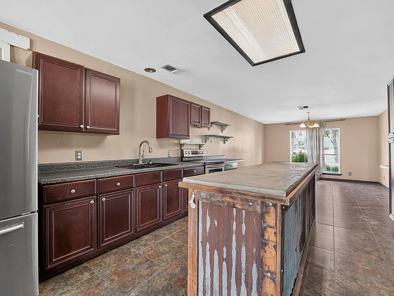 135 County Road 4519 — Photo 13