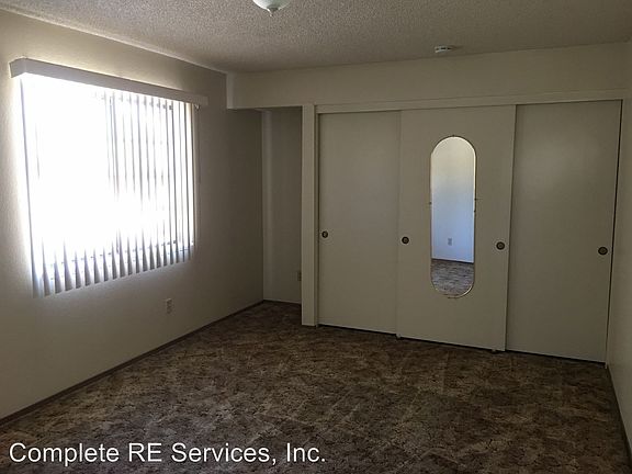 3rd image of 174 E 46th St APT 1