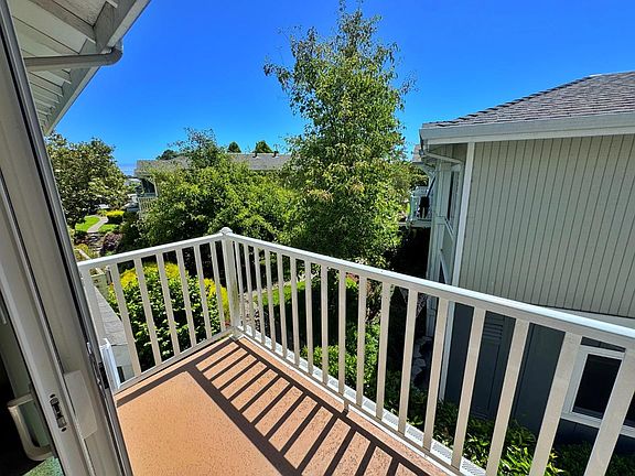 3rd image of 755 14th Ave APT 704