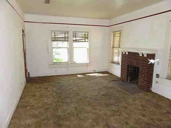 5th image of 1722 Pecan St
