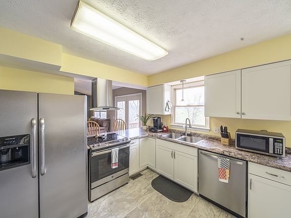 5th image of 5920 W Donnagail Dr