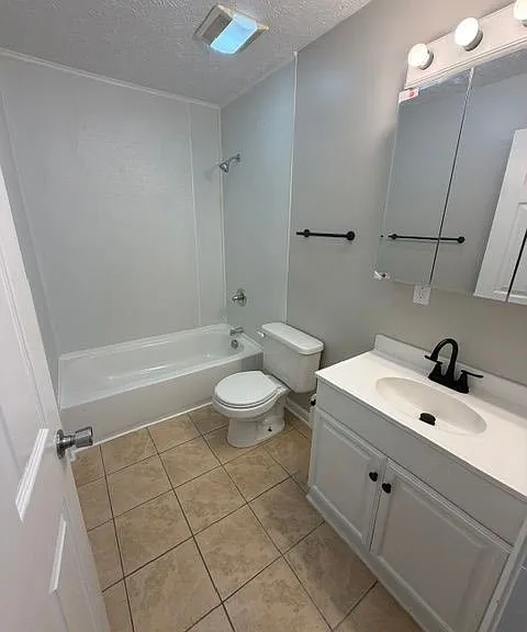 536 Linwood Ave — Photo 6