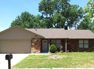 1216 S 30th St, Broken Arrow, OK 74014