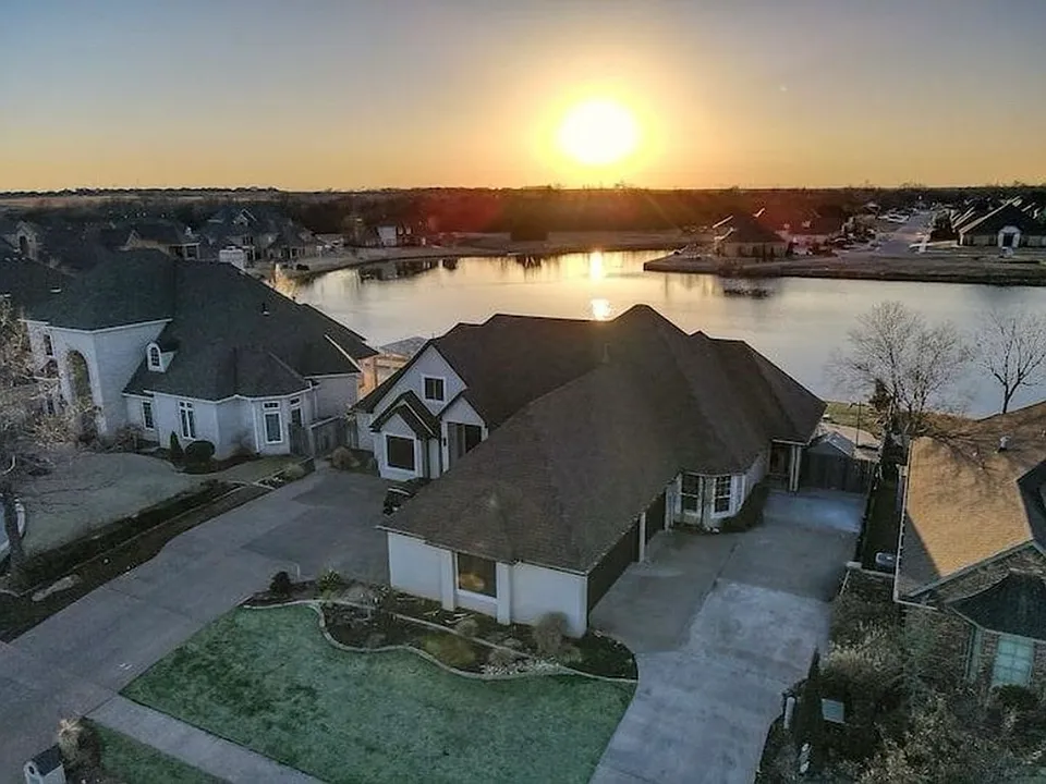 Wyatt Lake Dr