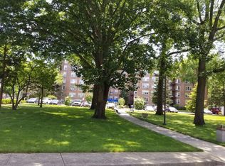 1840 211th St APT 5K, Bayside, NY 11360