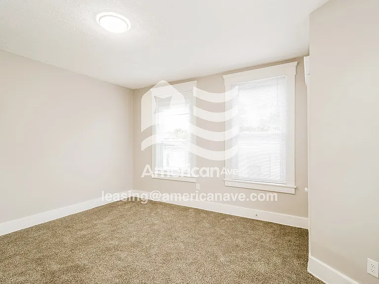 963323_010_wm_-_bedroom_13076591.jpg
