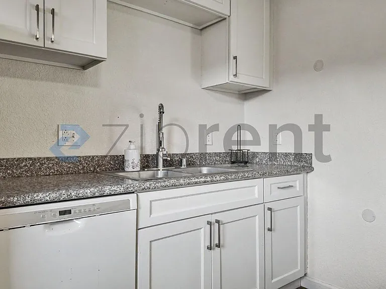203 Lualan Ln #L-D — Photo 9