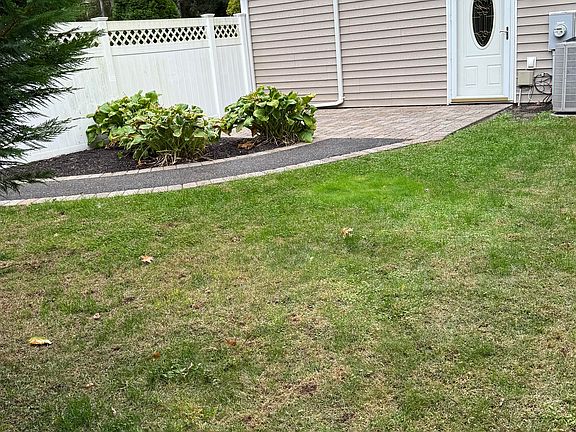 5th image of 38 Chelsea Dr