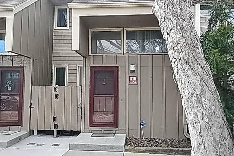 1st image of 316 E 44th St
