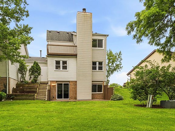 2nd image of 23W418 Greenbriar Dr