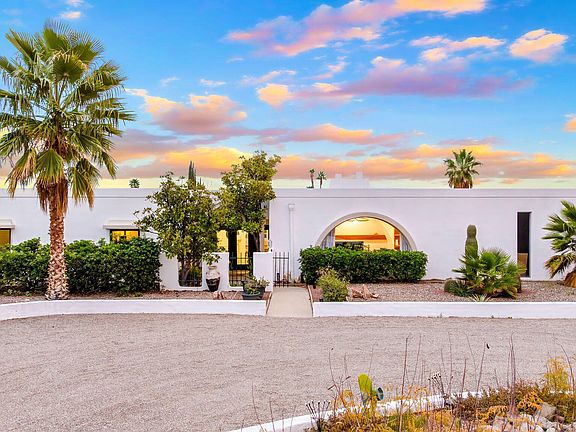 3rd image of 6210 N Camino Pimeria Alta