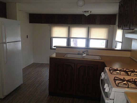 2nd image of 12 Nichols Cir