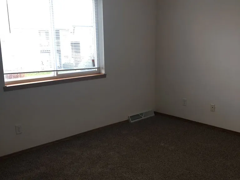 1405-07 Glacier Hill Dr — Photo 9