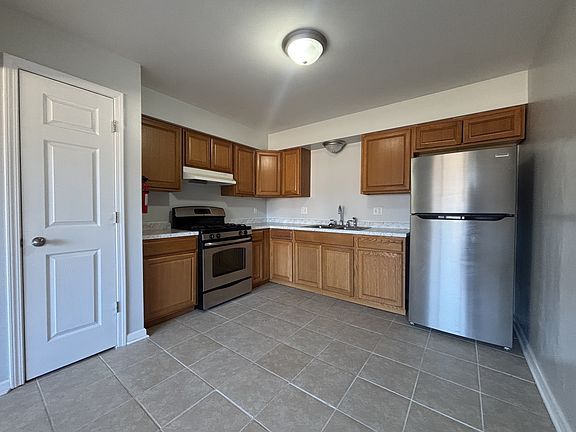 4th image of 3123 Meriday Ln #1