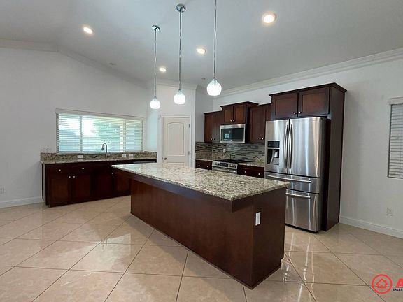 4th image of 9501 Red Pine Dr