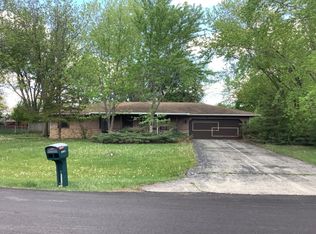9907 Debbie Ln, Machesney Park, IL 61115