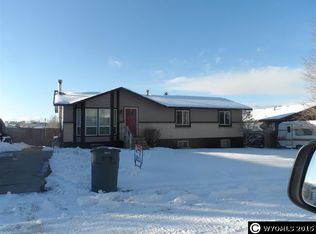 112 Arapahoe Cir, Evanston, WY 82930