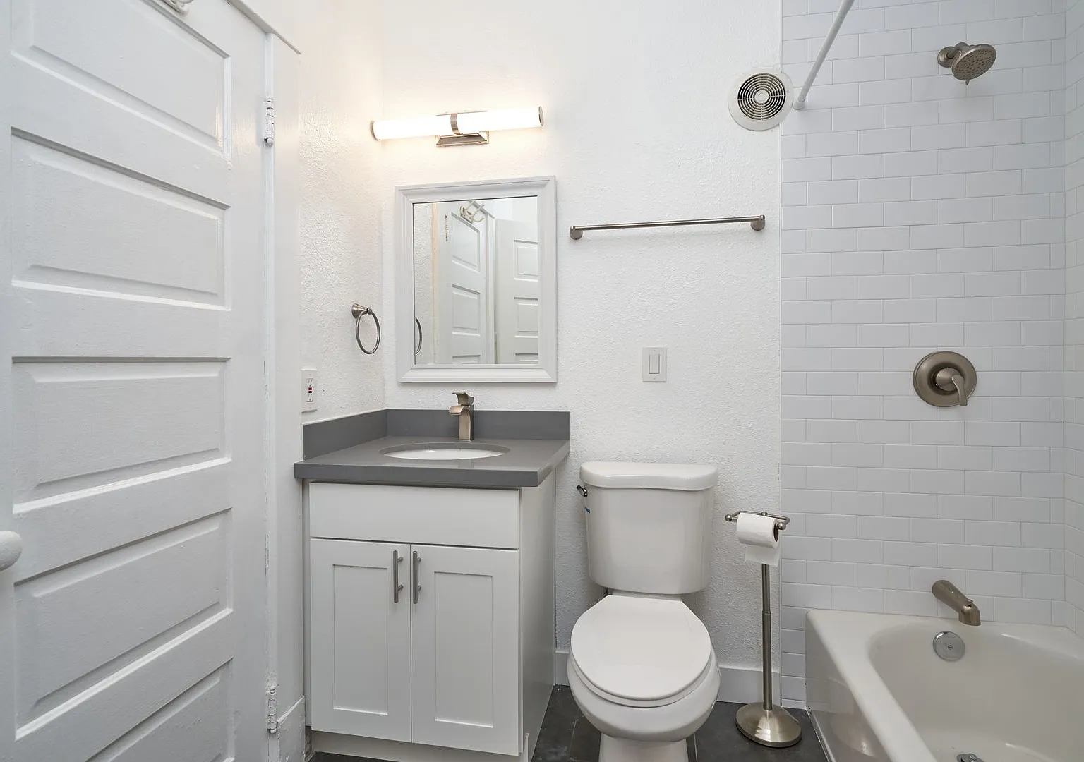 Welcome to 1421 on Queen Anne! — Photo 4