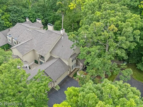 1109 Ivyglen Cir, Bloomfield Hills, MI 48304