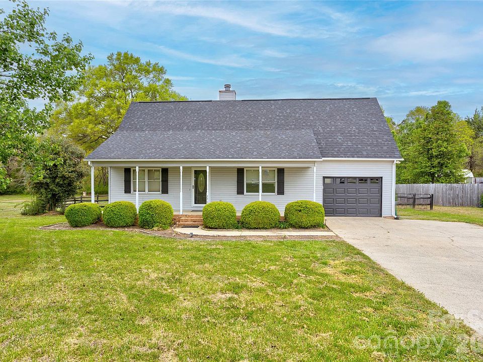 1st image of 2705 Plantation Way