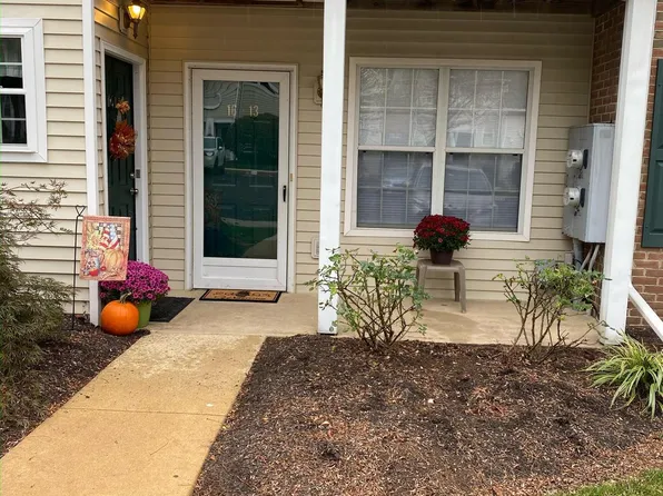 1613 Rosewood Ct #79, Pottstown, PA 19464