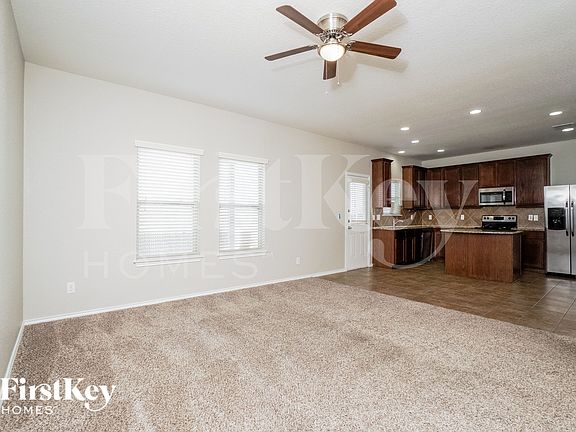 3rd image of 456 Stonebrook Dr