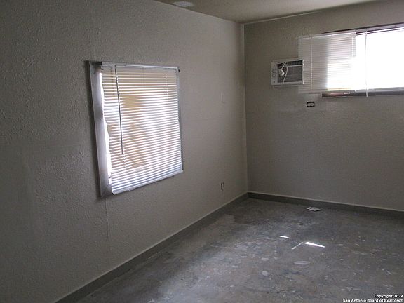 5th image of 915 Britton Ave