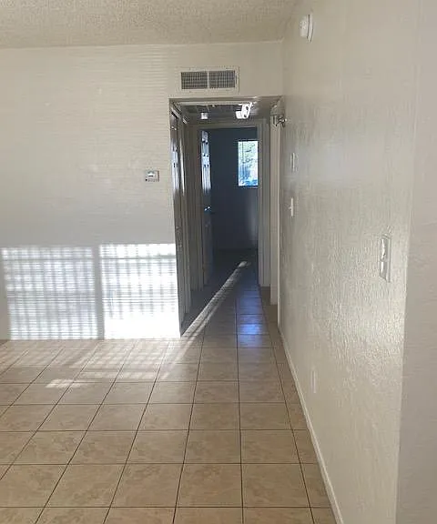 Hallway - view from front door/living room
