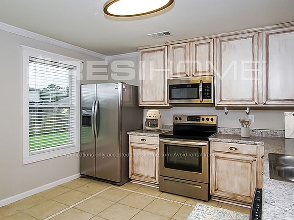 3rd image of 104 Firefly Ln