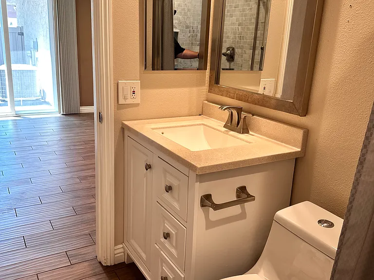 22540 Jeffrey Mark Ct #5 — Photo 23